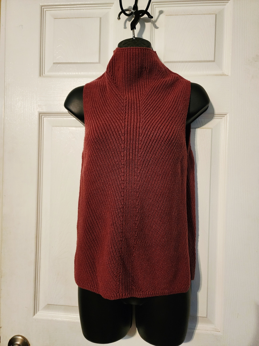 Sleeveless Turtleneck Knit Sweater - Rust Red